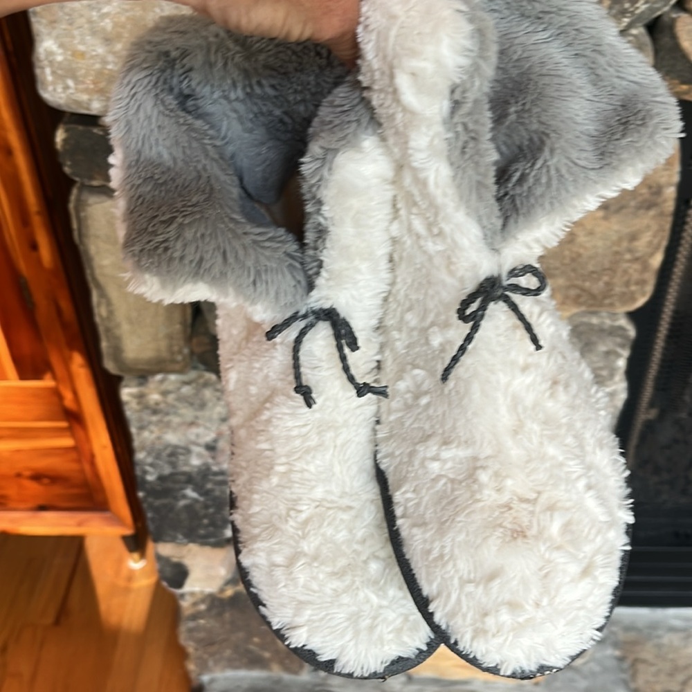 Cuddl Duds Comfy Plush Booties